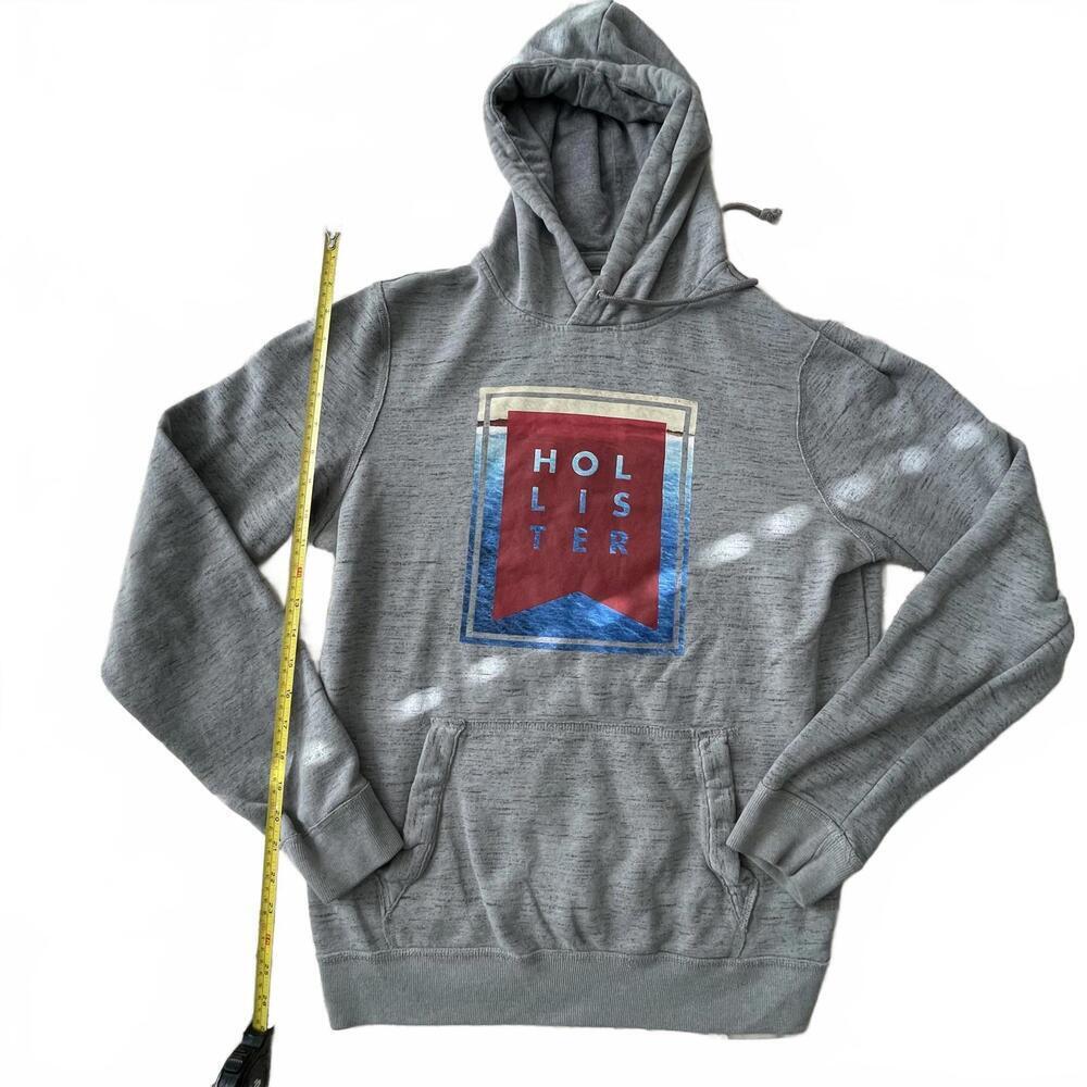 Hollister Graphic Hoodie - Casual Stylish Sweatshirt